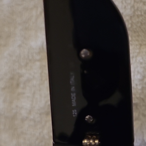 Fendi sunglasses 👓 - Picture 3 of 6